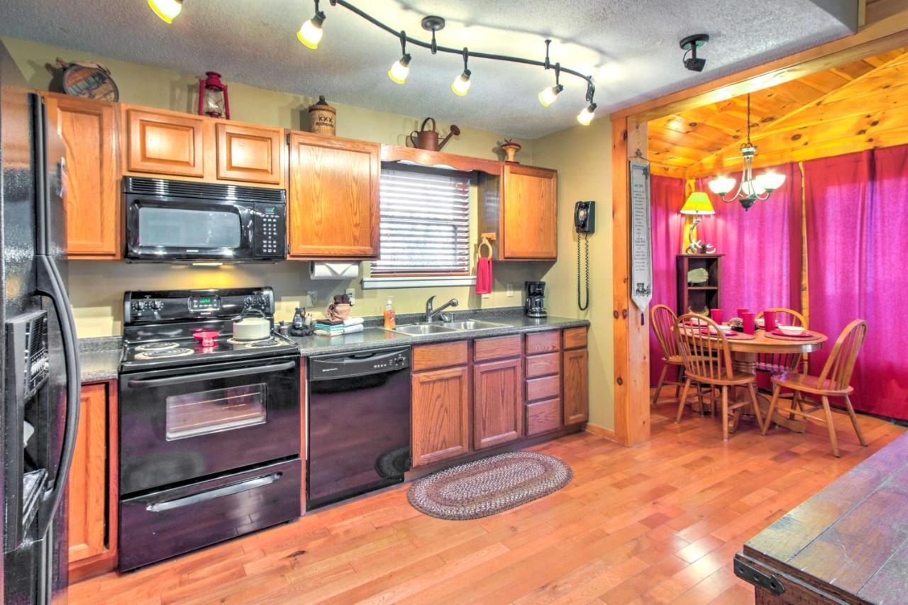 Vila Tree Top Dream Cabin With Hot Tub In Gatlinburg! Exteriér fotografie